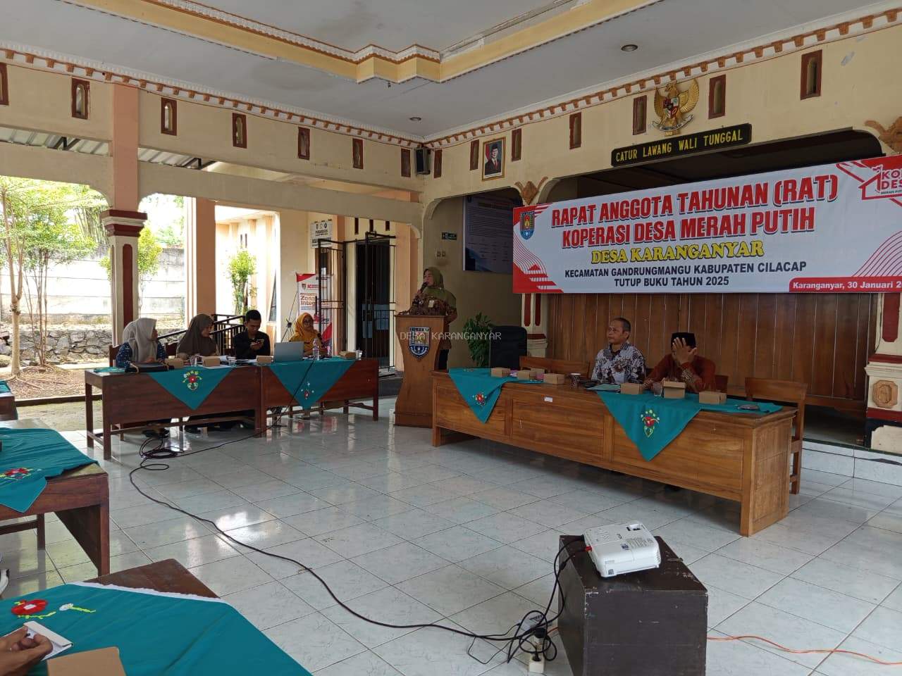 Musyawarah Rapat Anggota Tahunan Koperasi Desa Merah Putih Desa Karanganyar Kecamatan Gandrungmangu Untuk Tutup Buku Tahun 2025